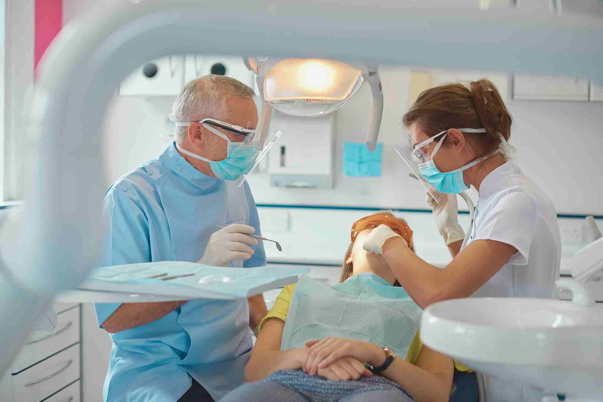 Dentist in Reseda, CA